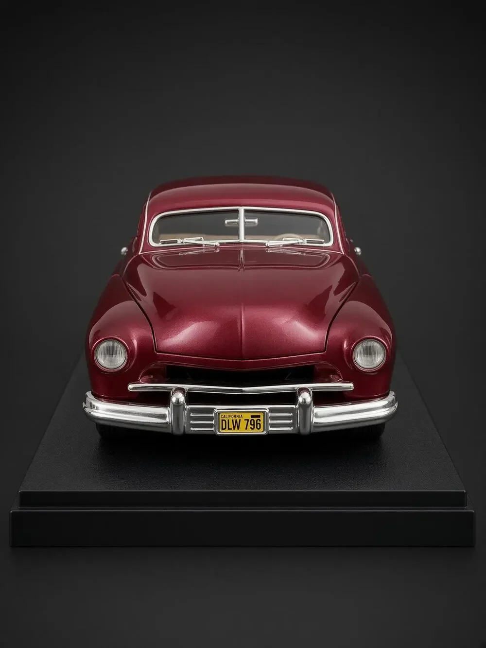 Muscle Machines 1:18 Diecast 1949 Mercury Custom Pharaohs Car Club Kustom